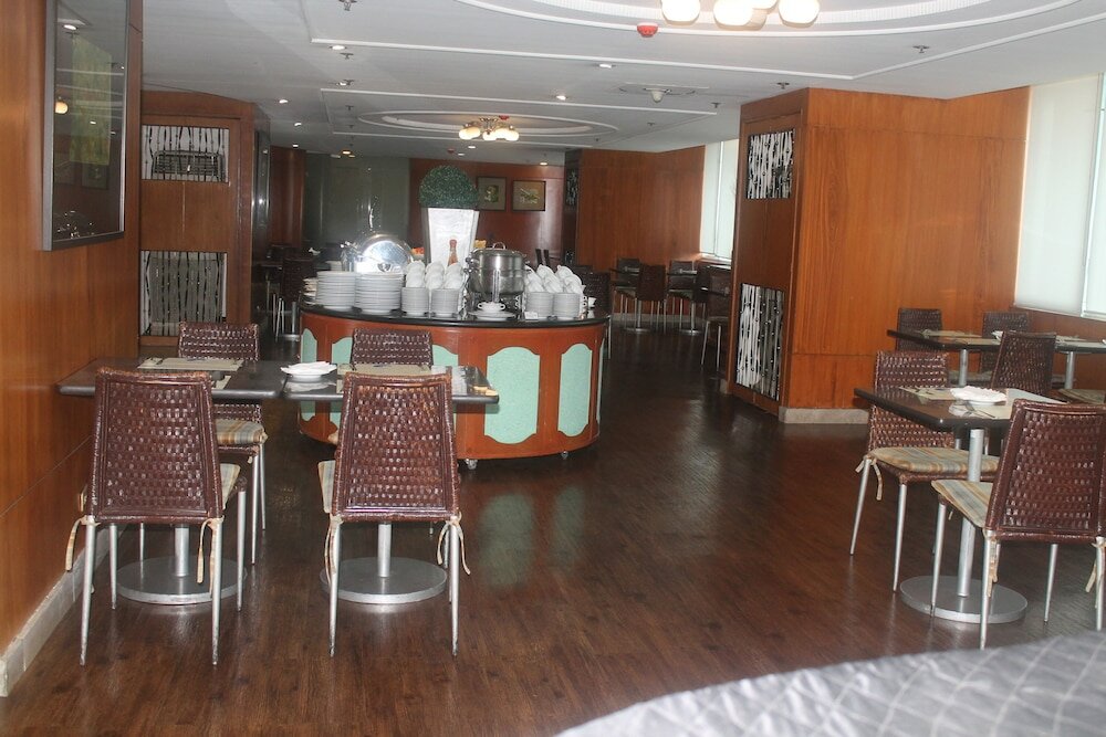 Фото The Pearl Manila Hotel