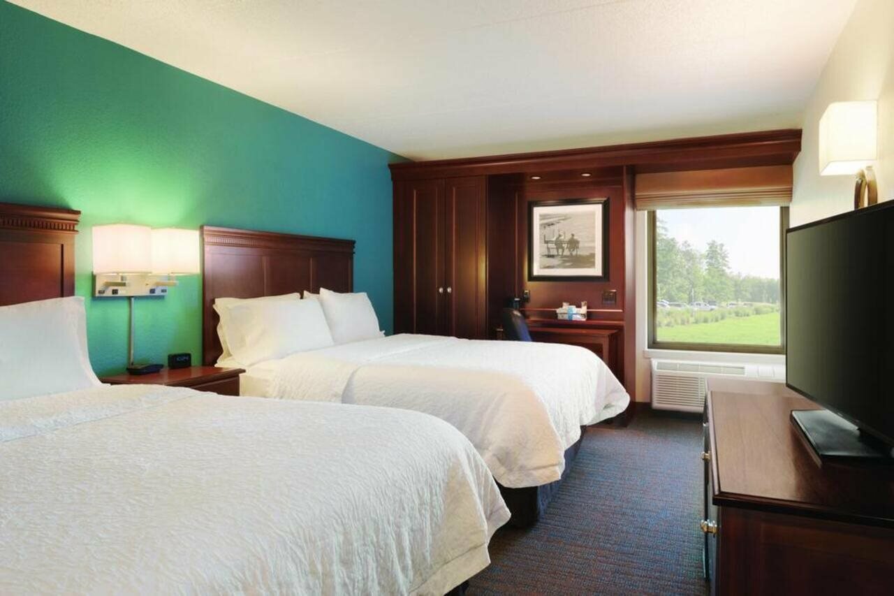 Фото Hampton Inn Madison East Towne Mall Area