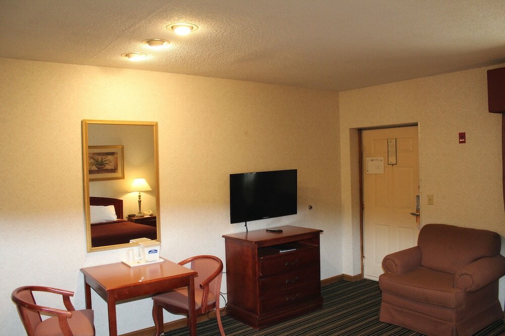 Фото Howard Johnson by Wyndham Lenox