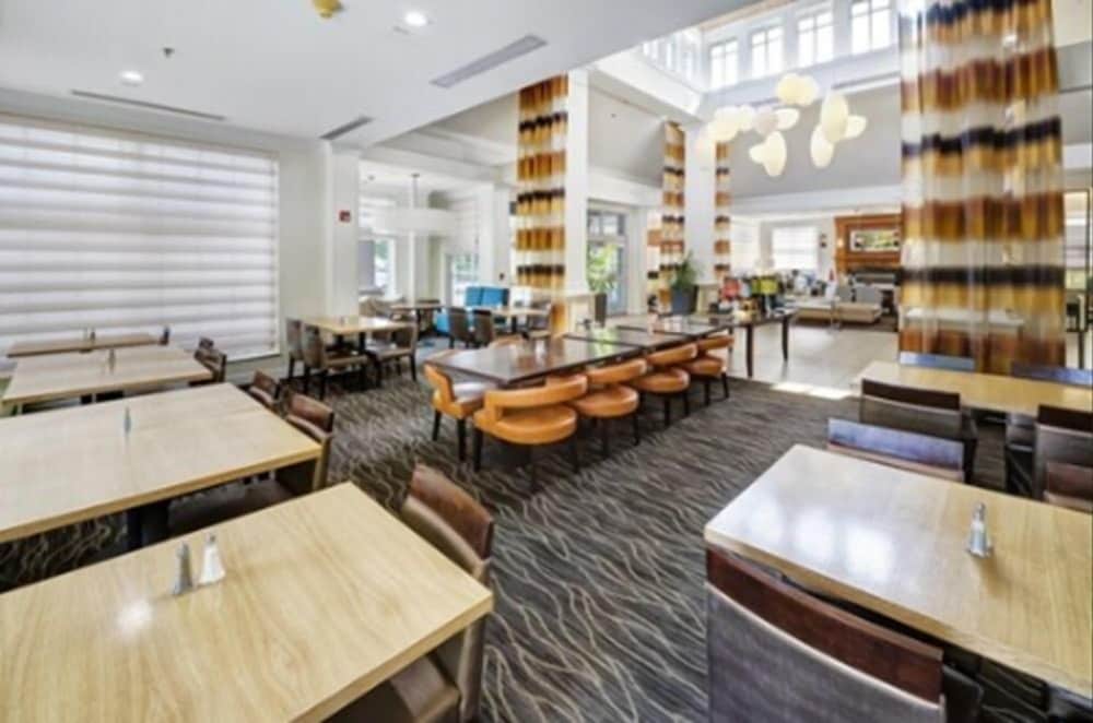 Фото Hilton Garden Inn Portland Airport