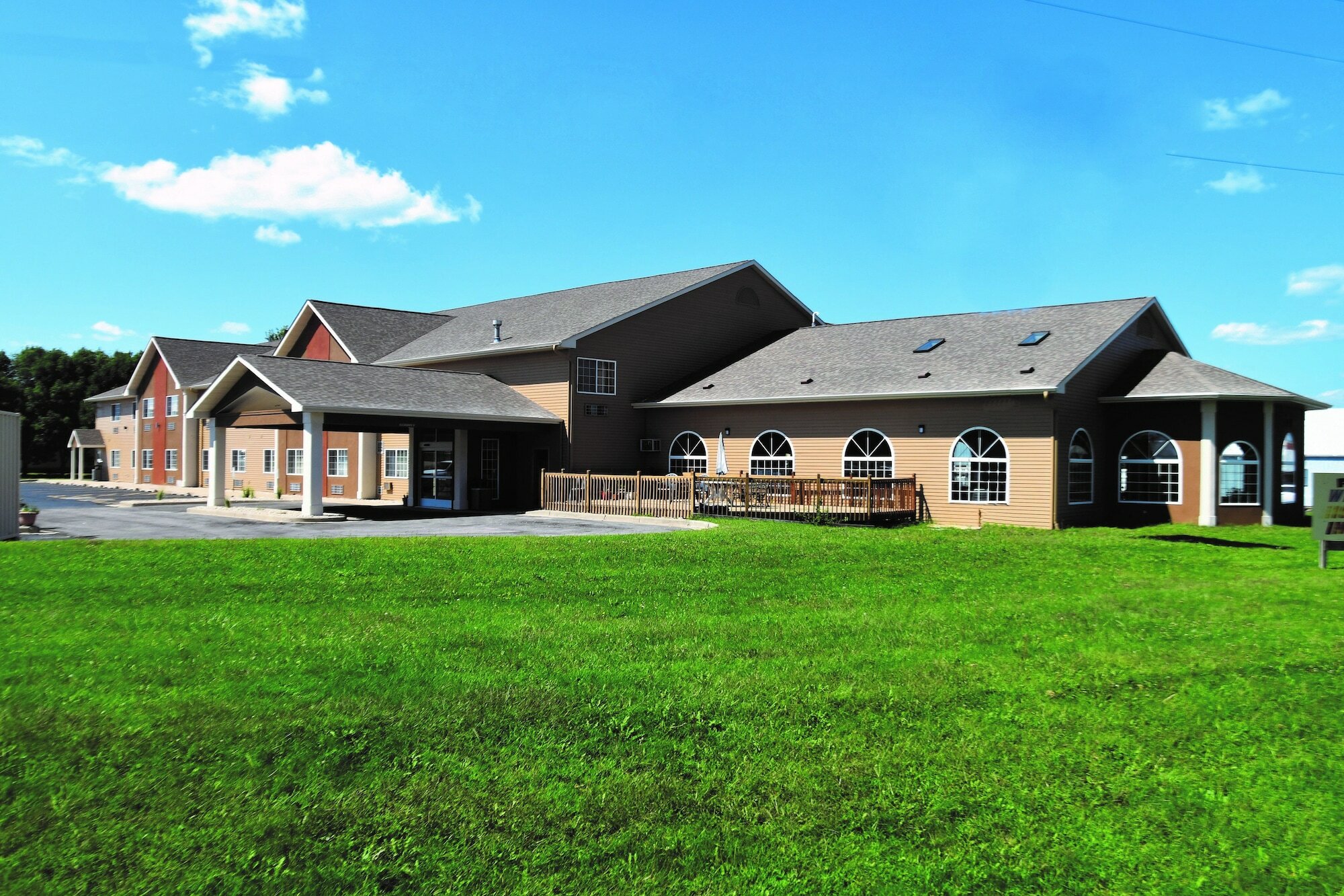 Фото AmericInn by Wyndham Jefferson