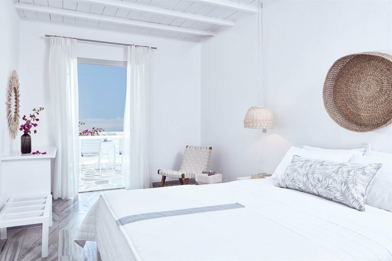 Фото Mr & Mrs White Paros