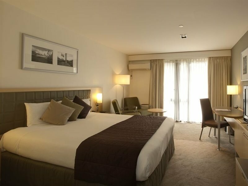 Фото Novotel Queenstown Lakeside