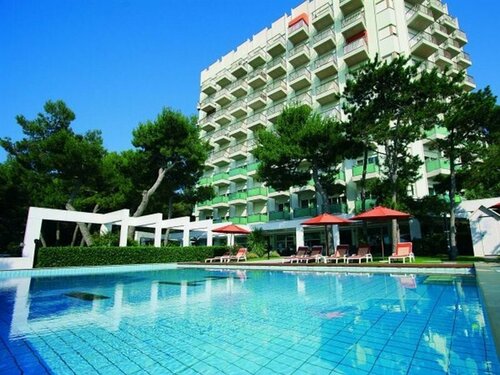 Гостиница International Beach Hotel в Линьяно-Саббьядоро