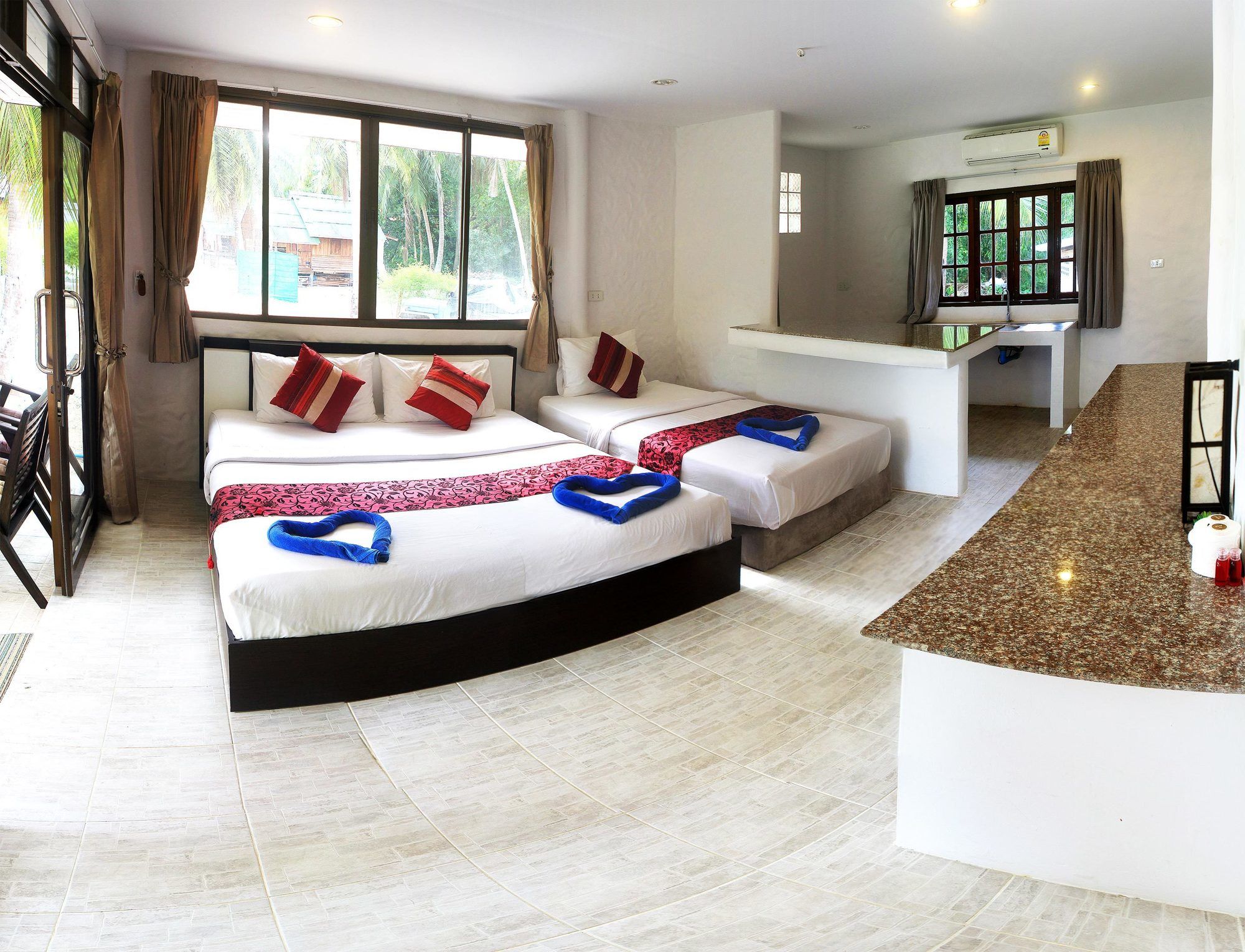 Фото Sabaii Bay Resort