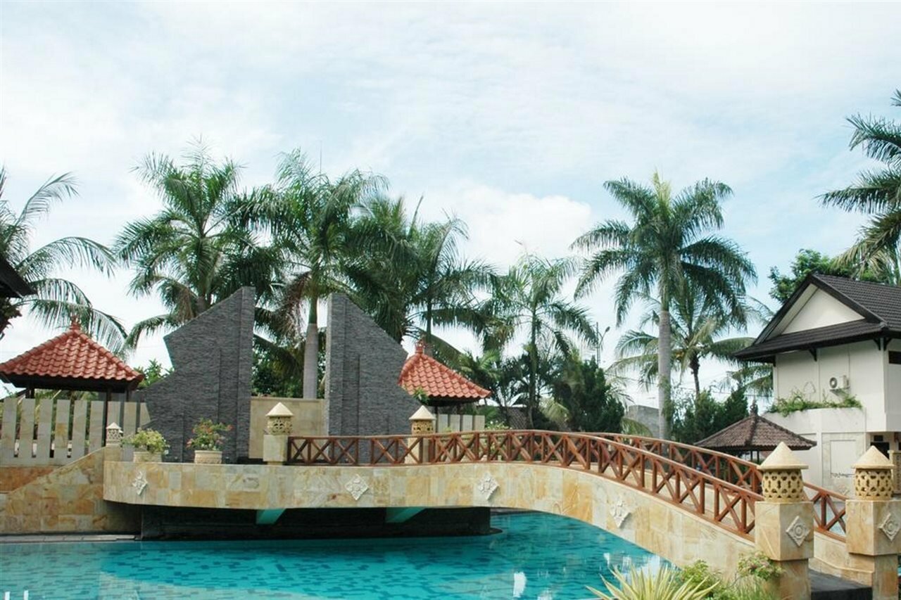 Фото Lombok Raya Hotel