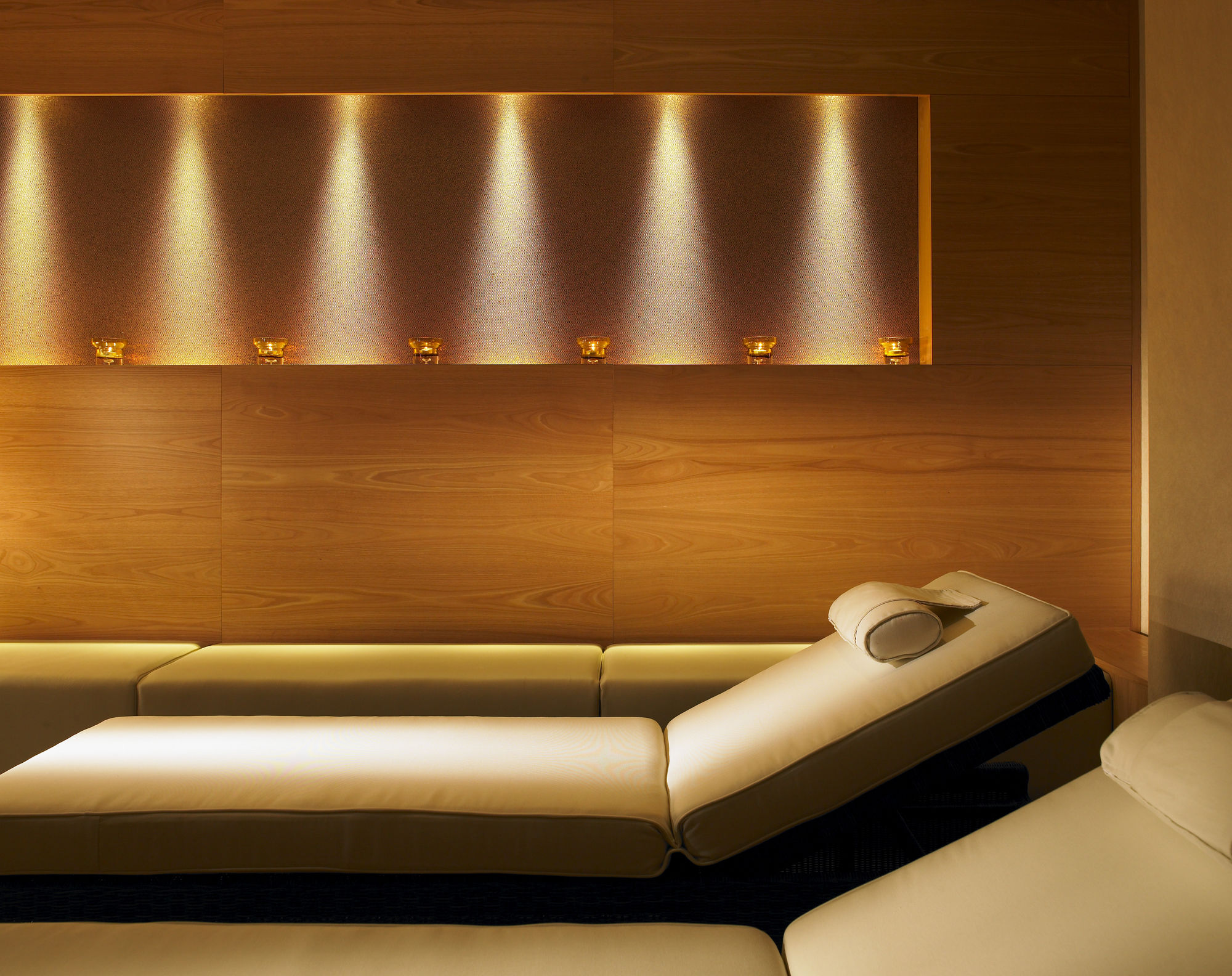 Фото Lingfield Park Marriott Hotel & Country Club