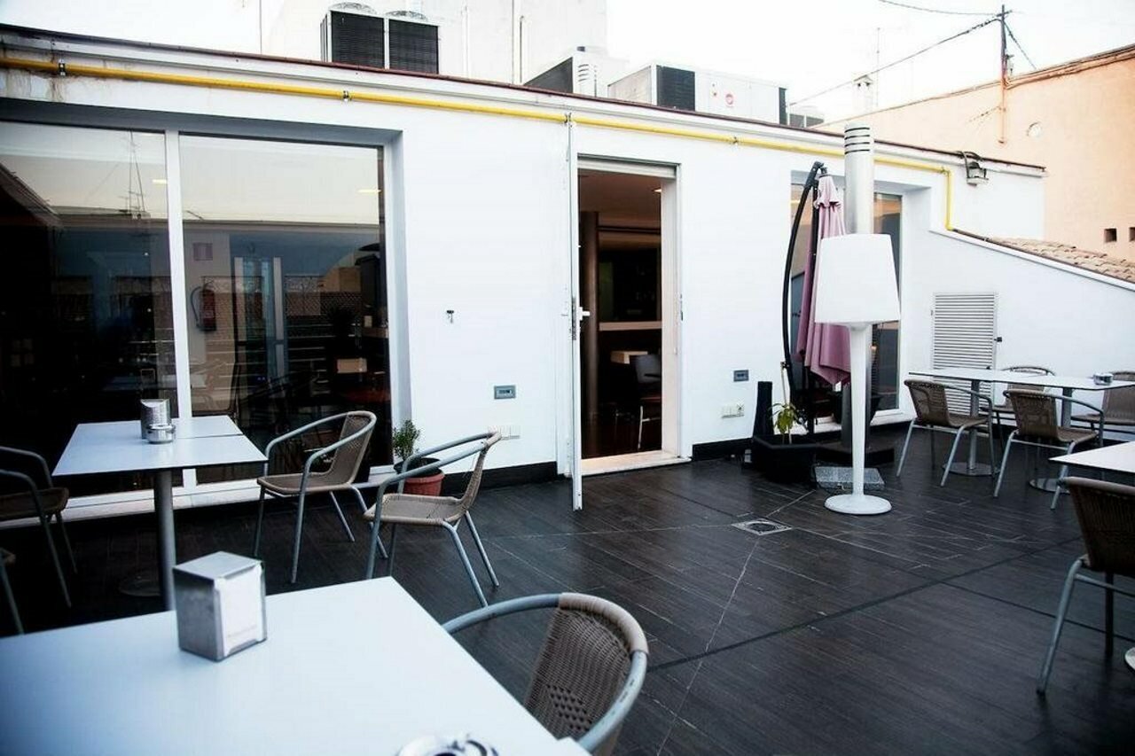 Фото Universal Hotel