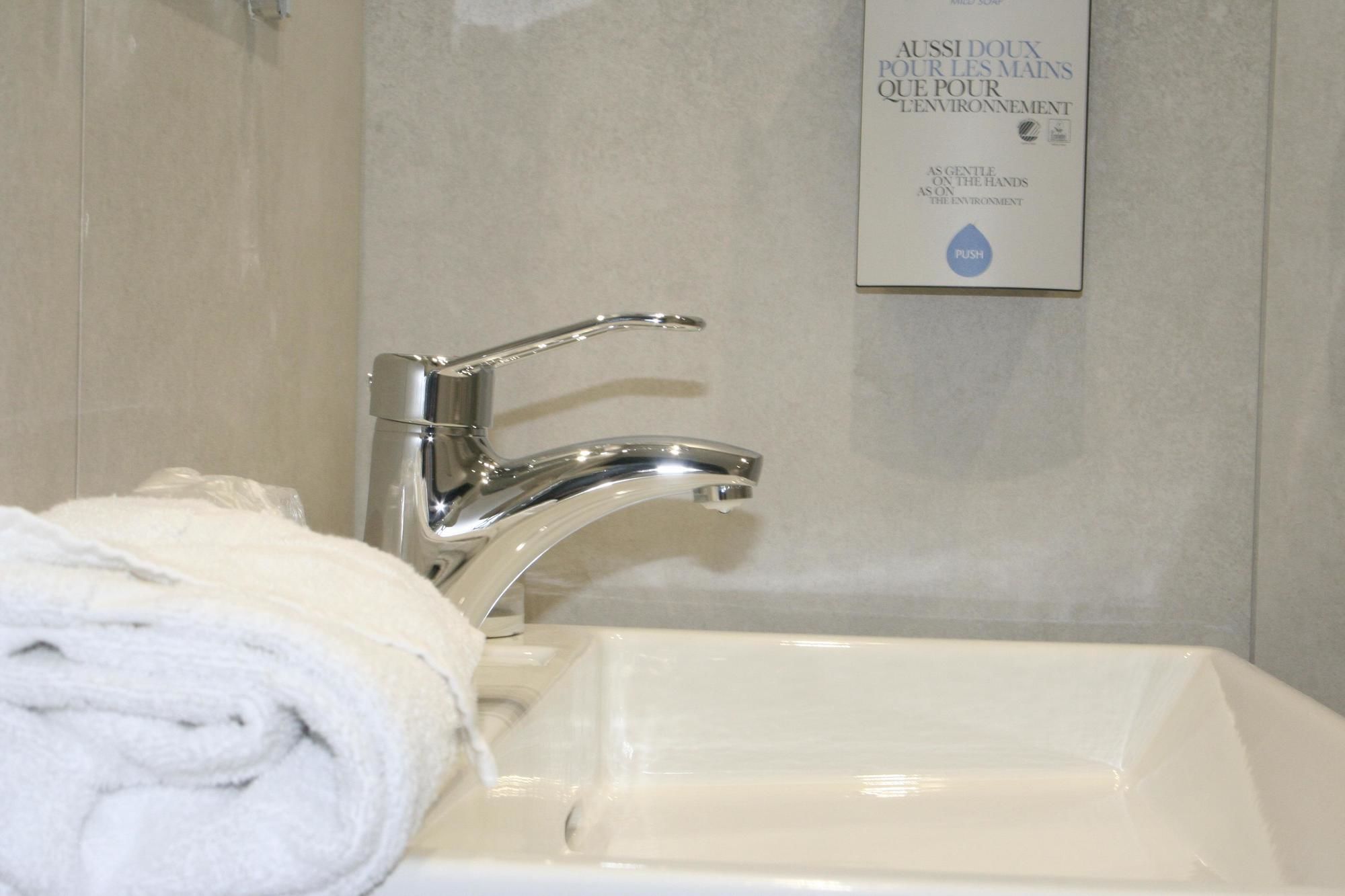 Фото Kyriad Avignon Palais Des Papes