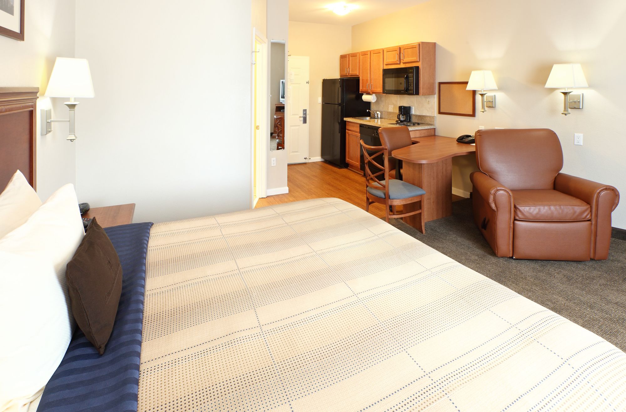 Фото Candlewood Suites West Little Rock, an Ihg Hotel