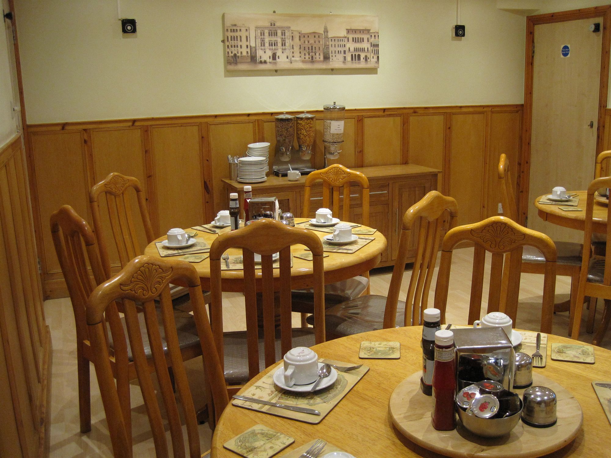 Фото Central Hotel