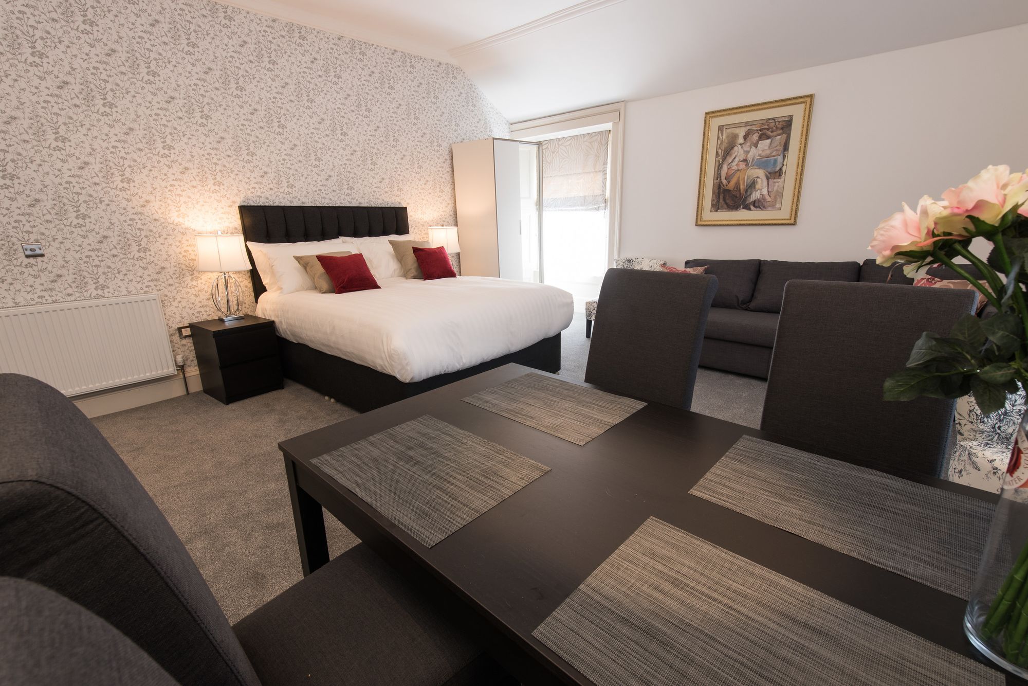 Фото Royal Princes Suites