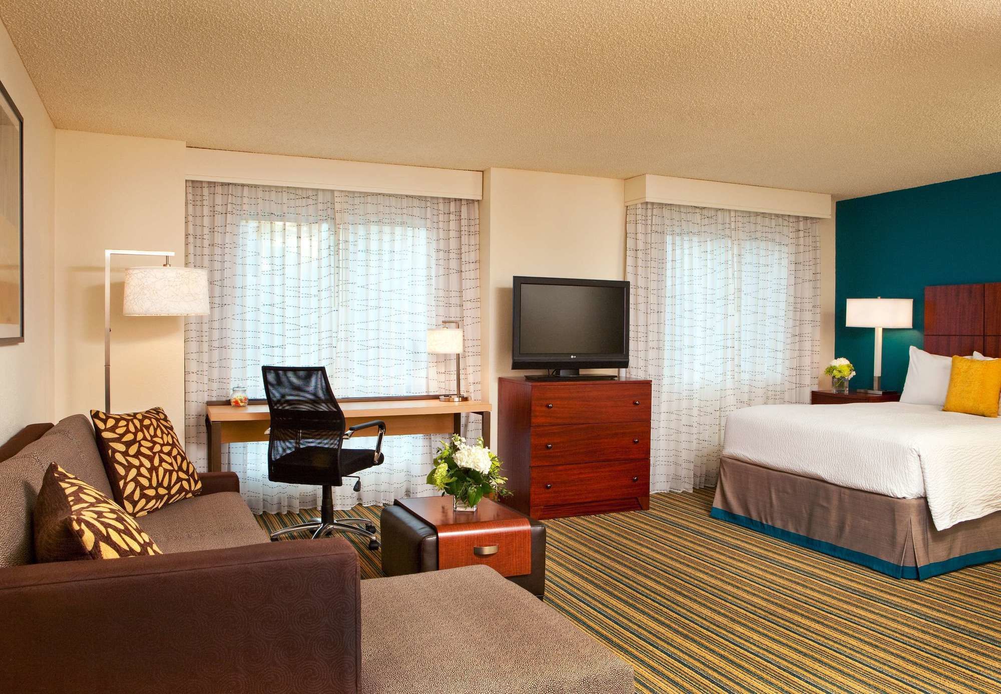 Фото Residence Inn by Marriott Sacramento Airport Natomas