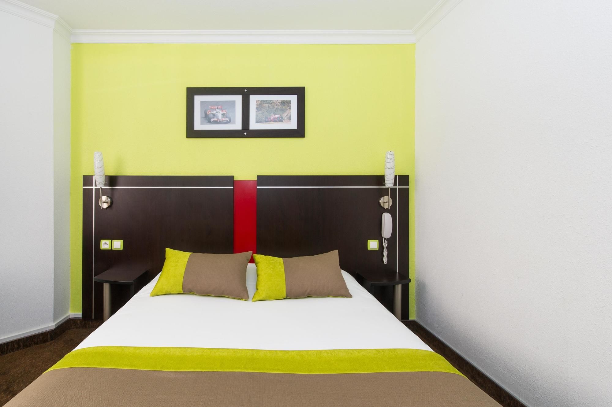 Фото Campanile Reims Centre Cathedrale