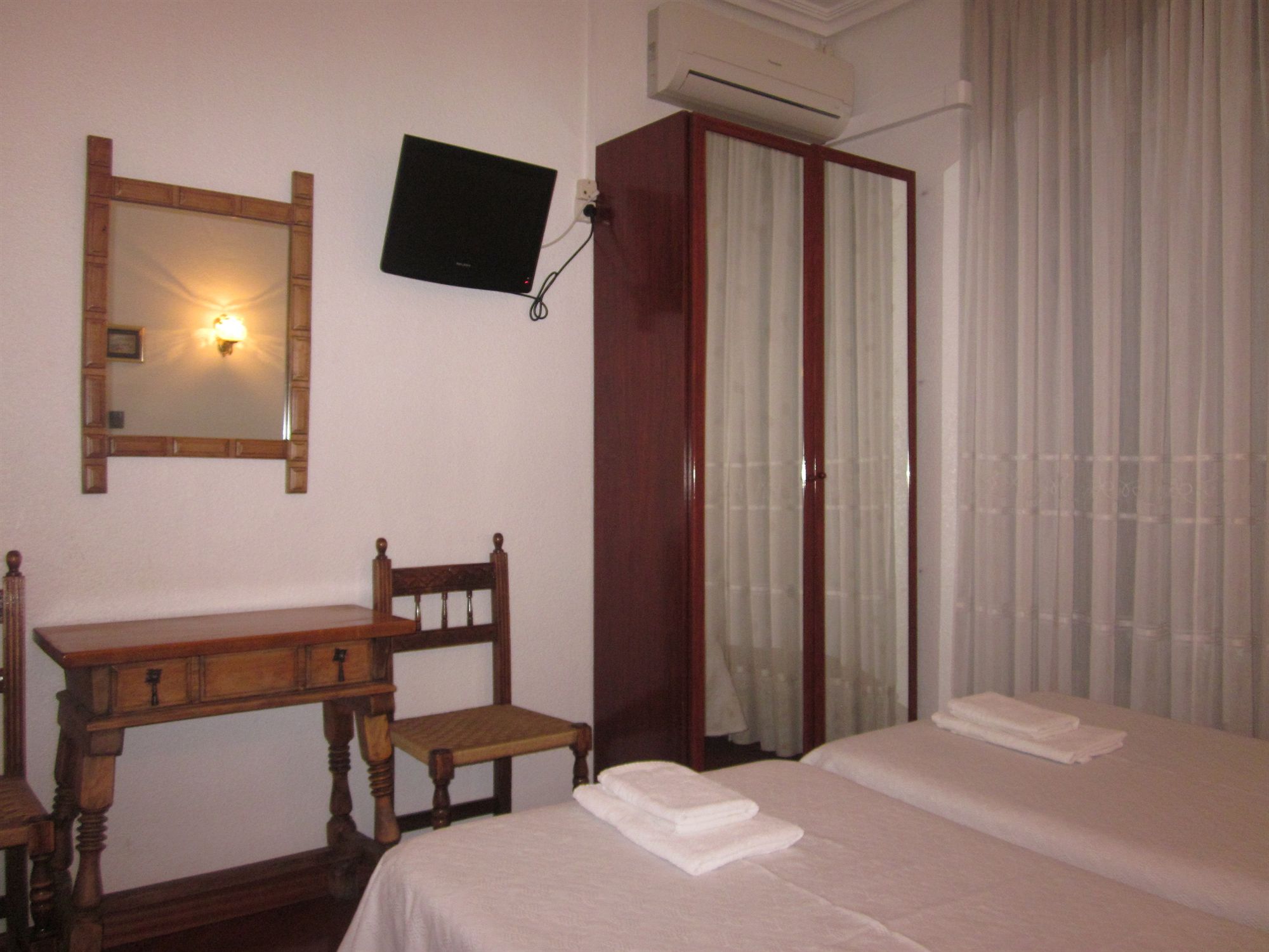 Фото Hostal Esmeralda