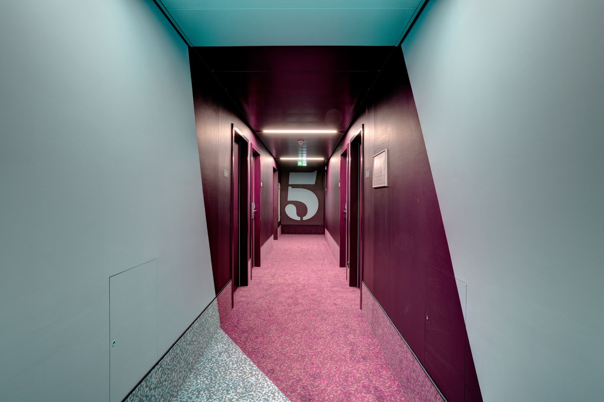 Фото Meininger Hotel Leipzig Hauptbahnhof