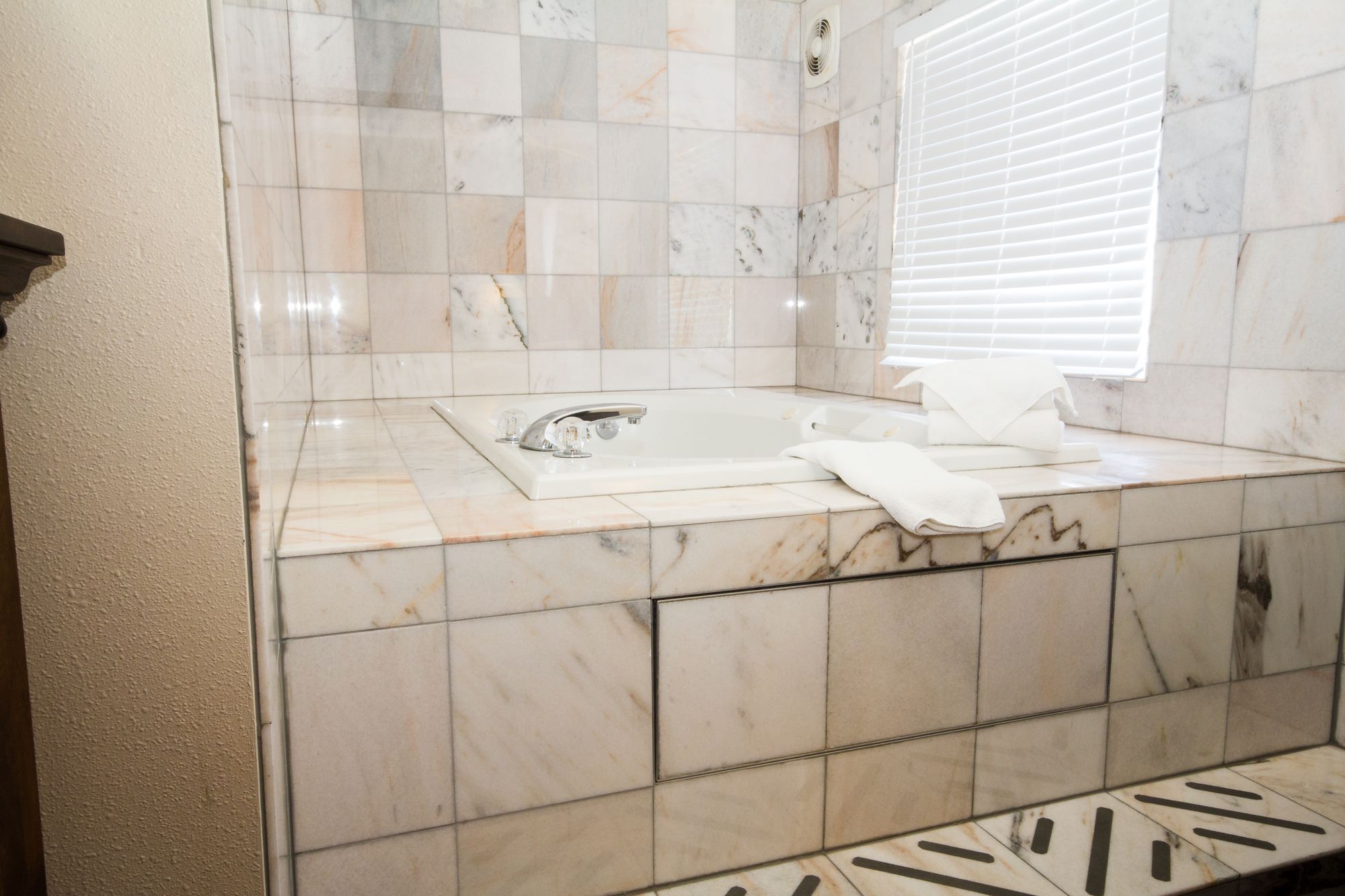 Фото Best Western Brighton Inn