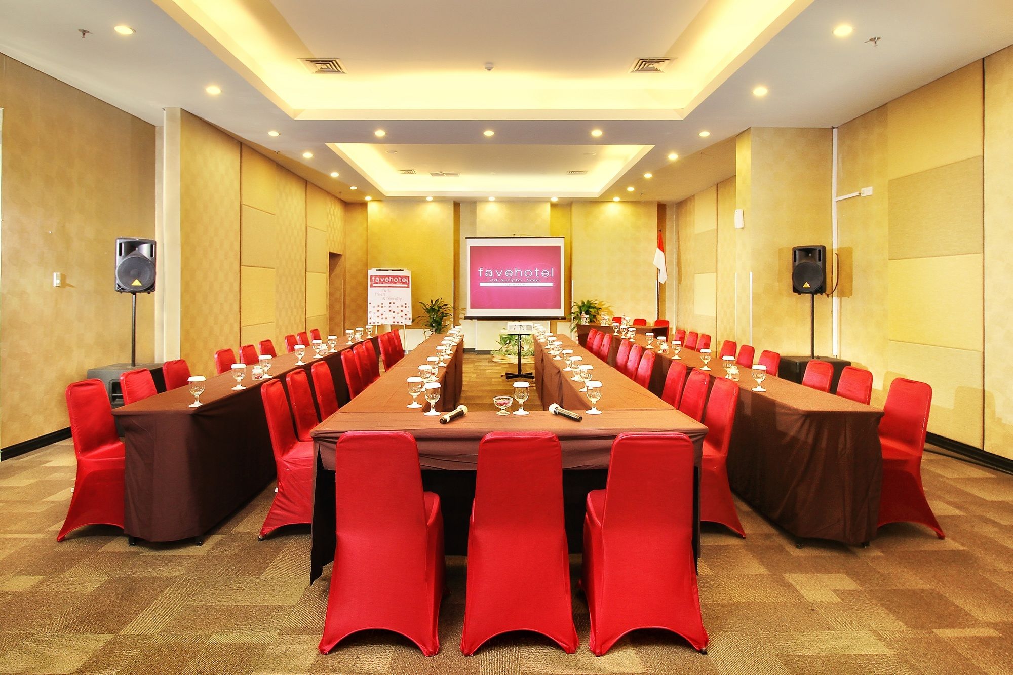 Фото Отель Favehotel Manahan