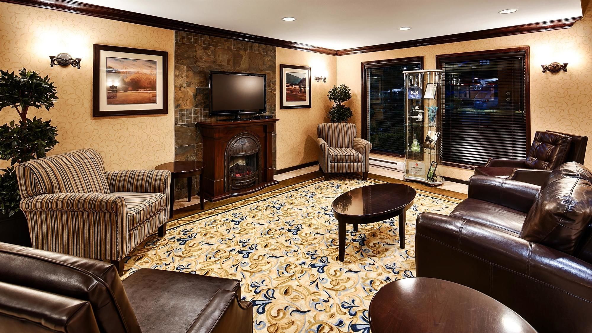 Фото Best Western Plus Country Meadows Inn