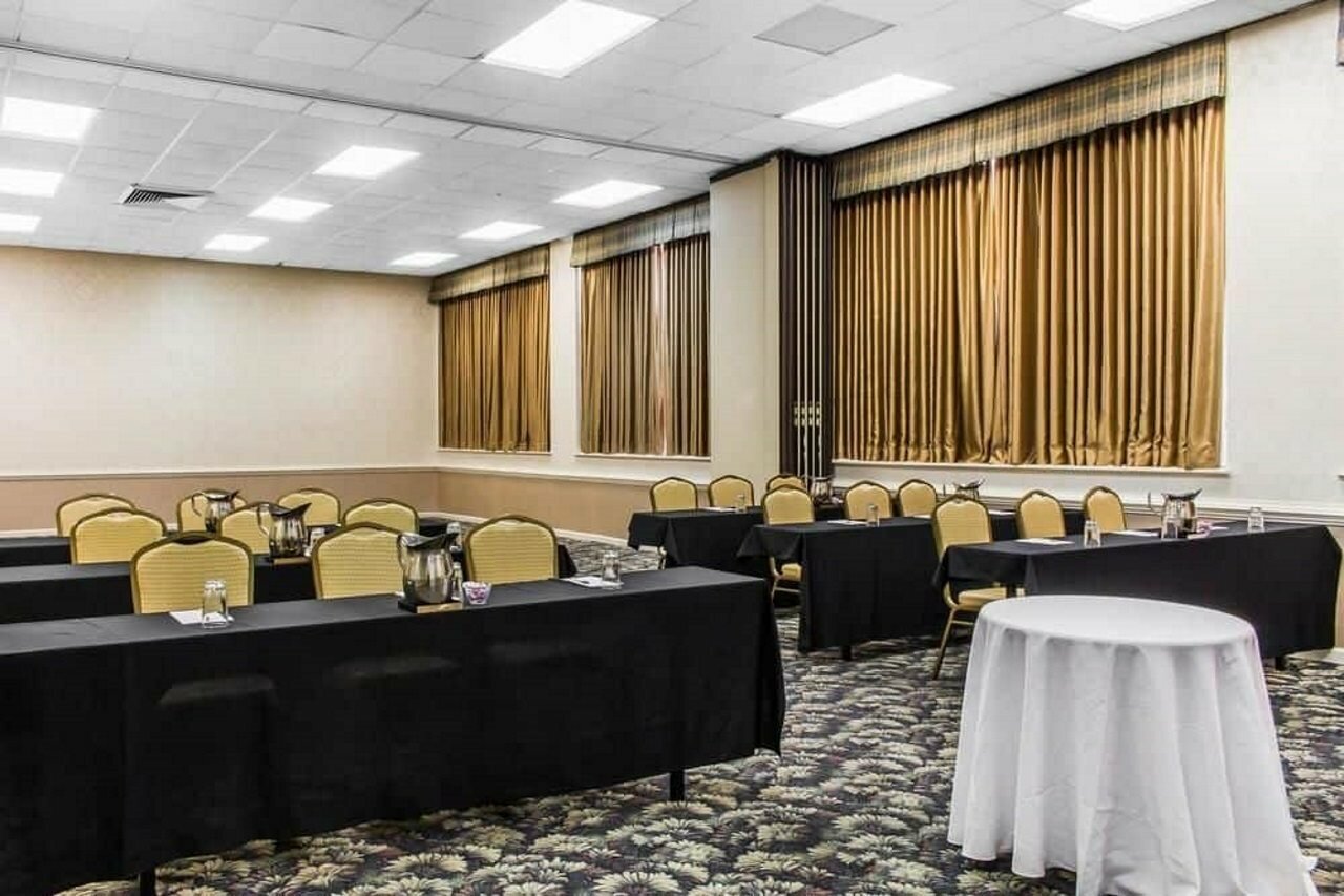 Фото Clarion Hotel Philadelphia International Airport