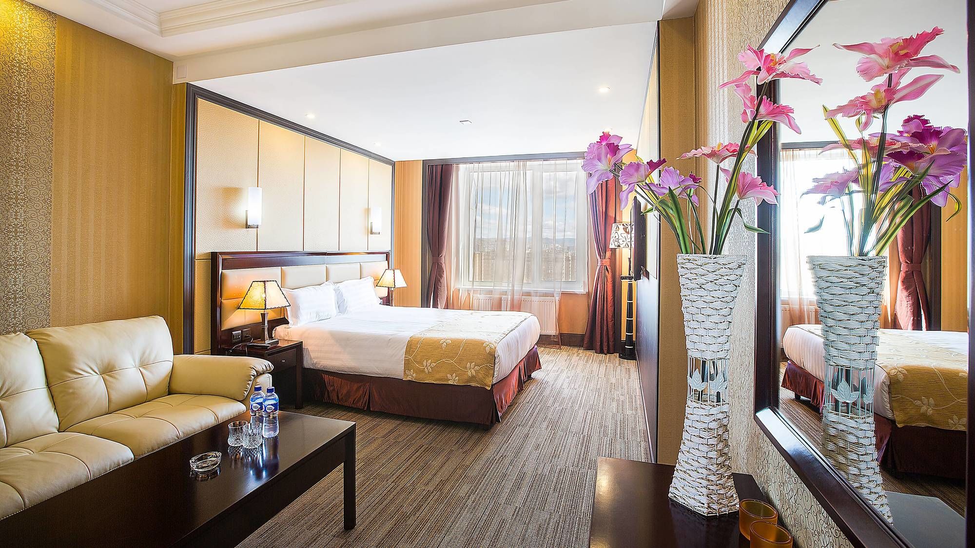 Фото The Grand Hill Hotel