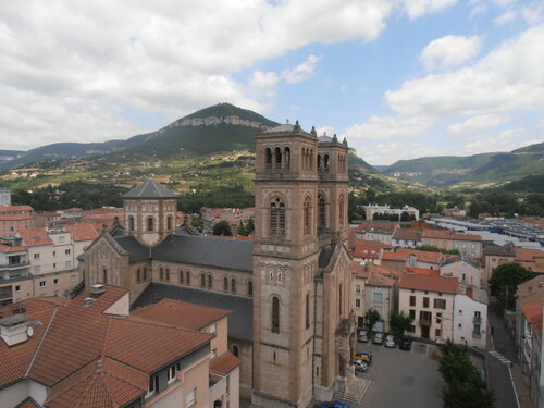 Гостиница ibis Millau в Мийо