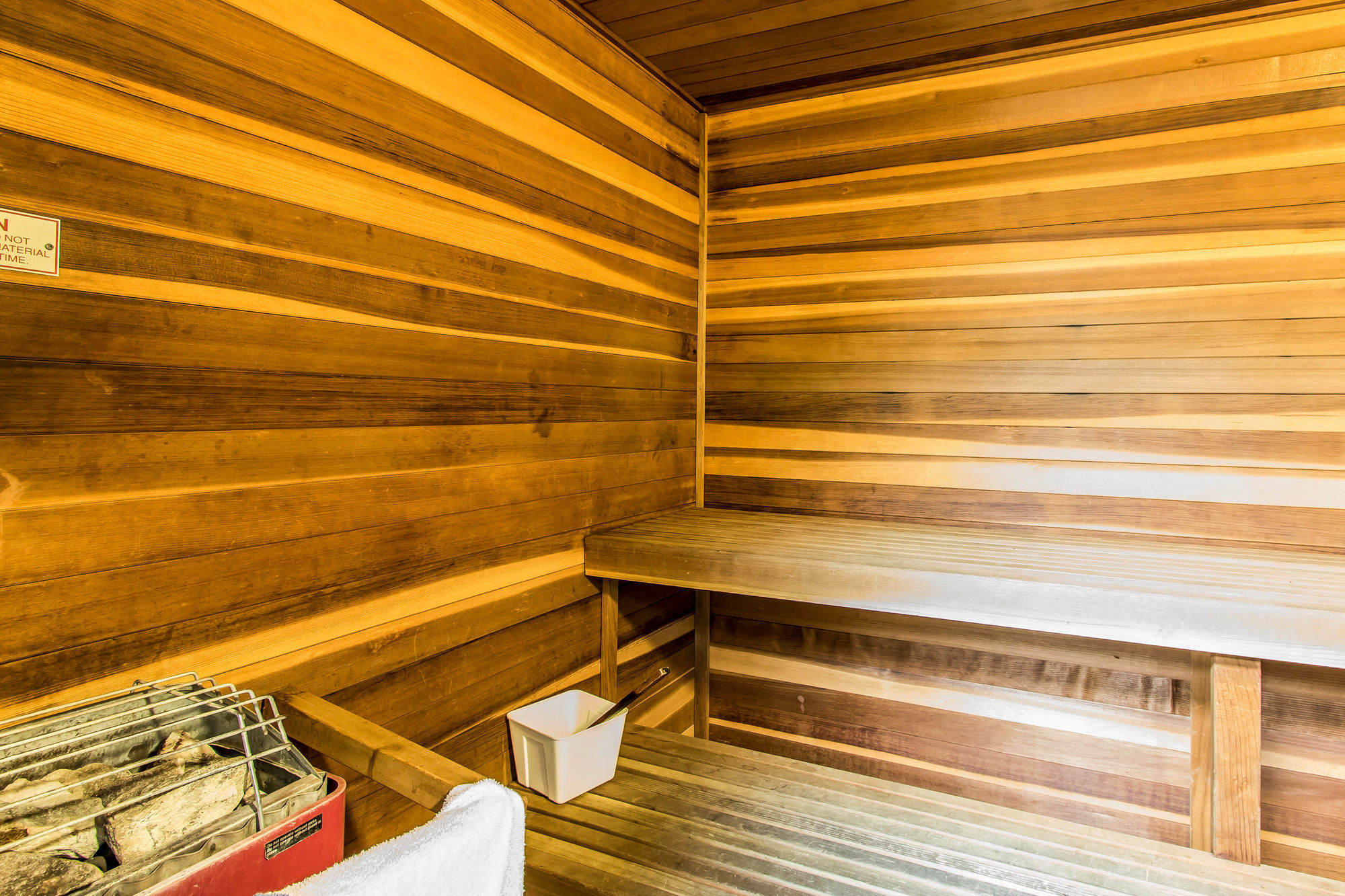 Фото Ardmore Inn & Suites