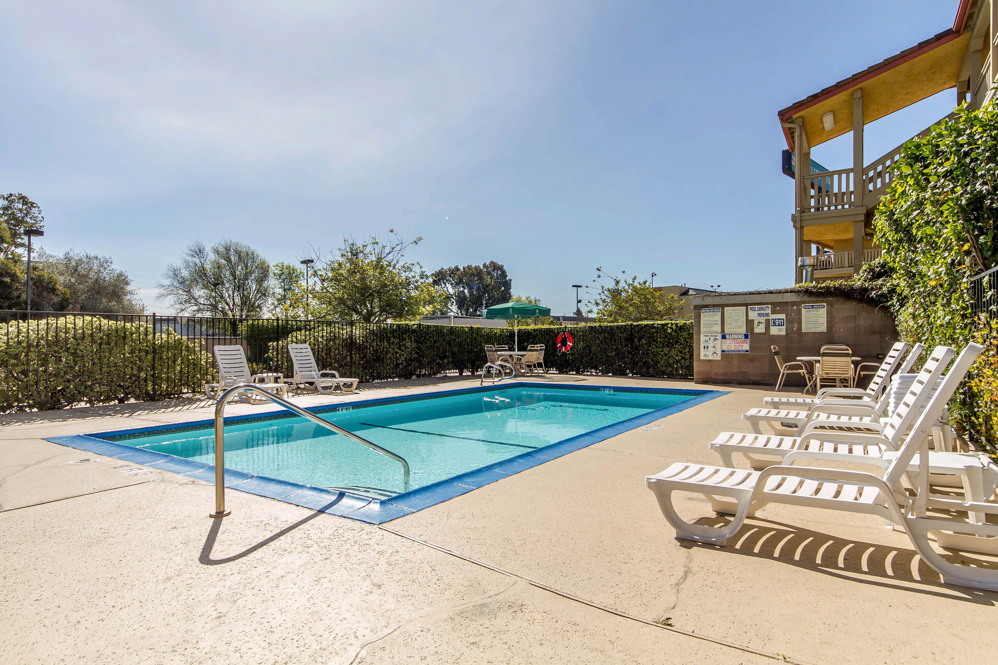 Фото Quality Inn Oakland Airport