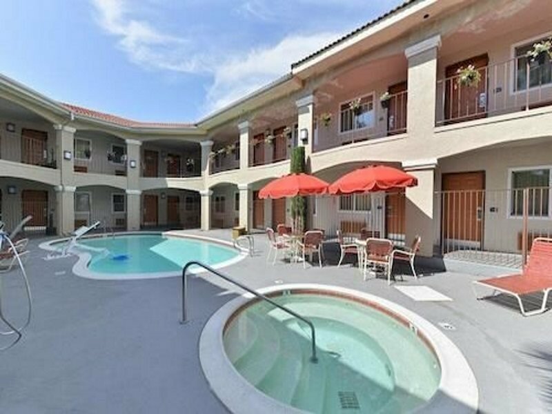 Фото Best Western Santee Lodge