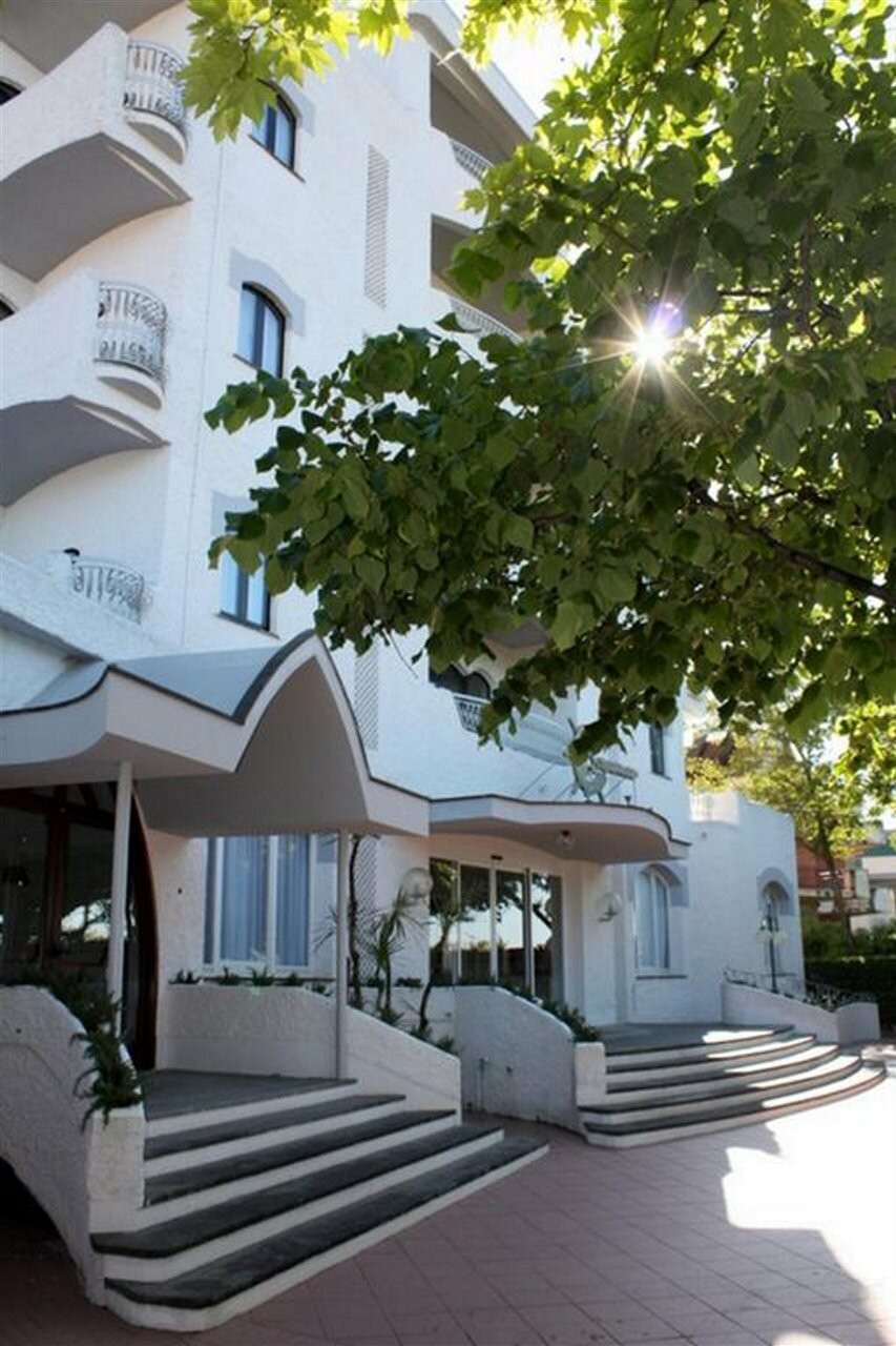 Фото Bajamar Beach Hotel