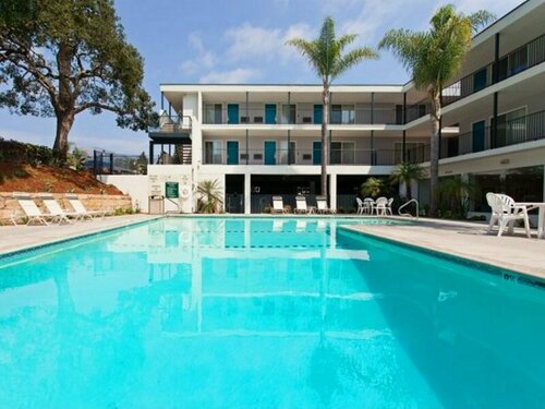 Внешний вид отеля Courtyard by Marriott Santa Barbara Downtown в Санта-Барбаре, фото 3