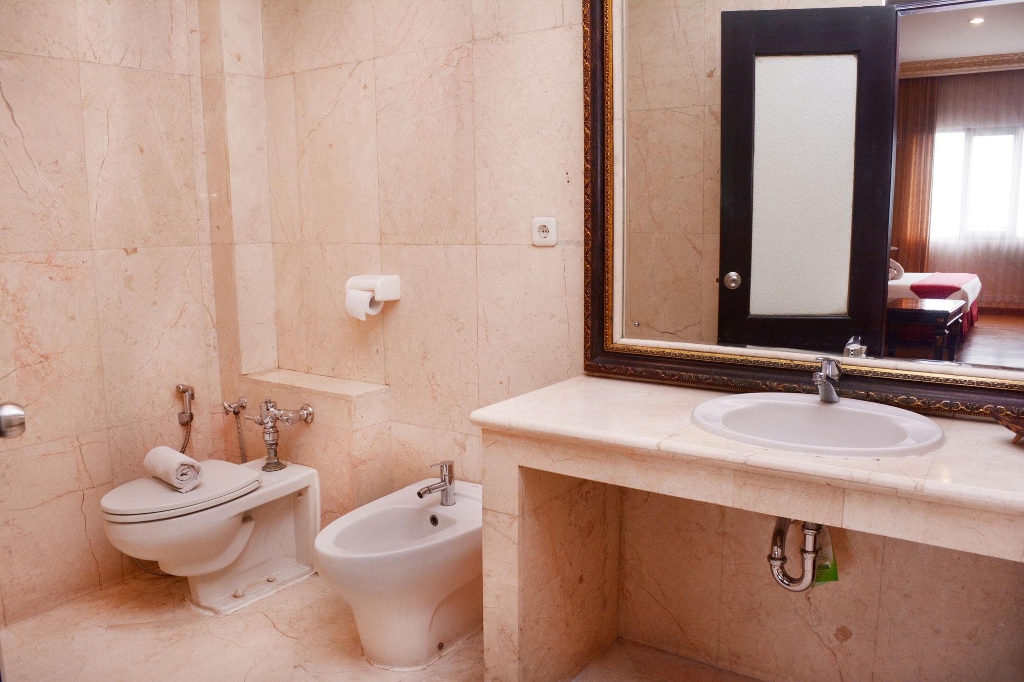 Фото Quds Royal Hotel