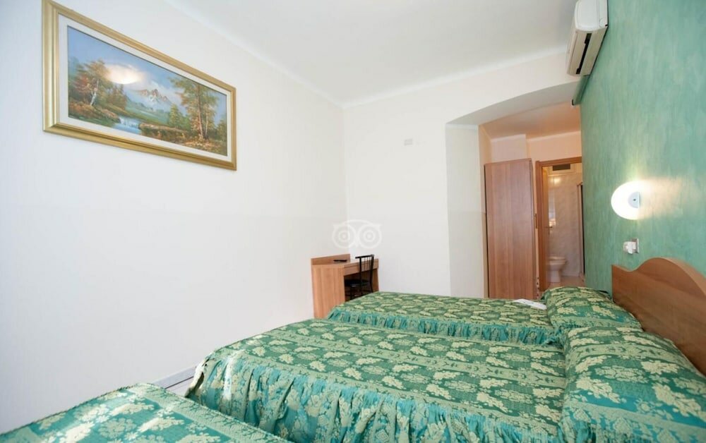 Фото Hotel 22 Marzo Milan