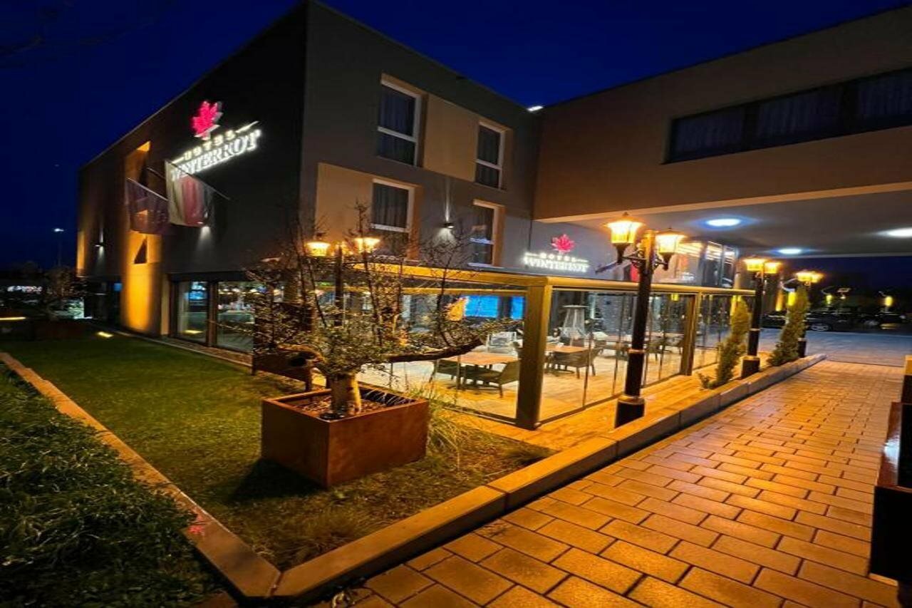 Фото отеля 1