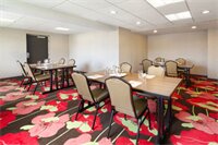 Фото Hotel Indigo Cleveland-Beachwood, an Ihg Hotel