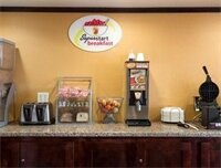 Фото Super 8 by Wyndham Midwest City Ok