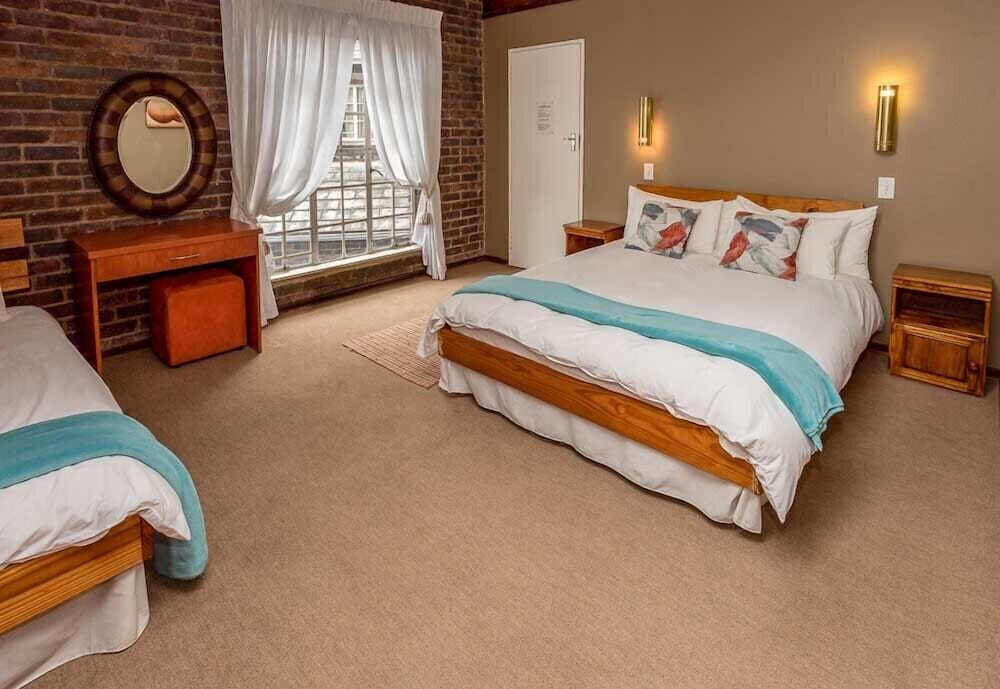 Фото 5 Crown Guest House