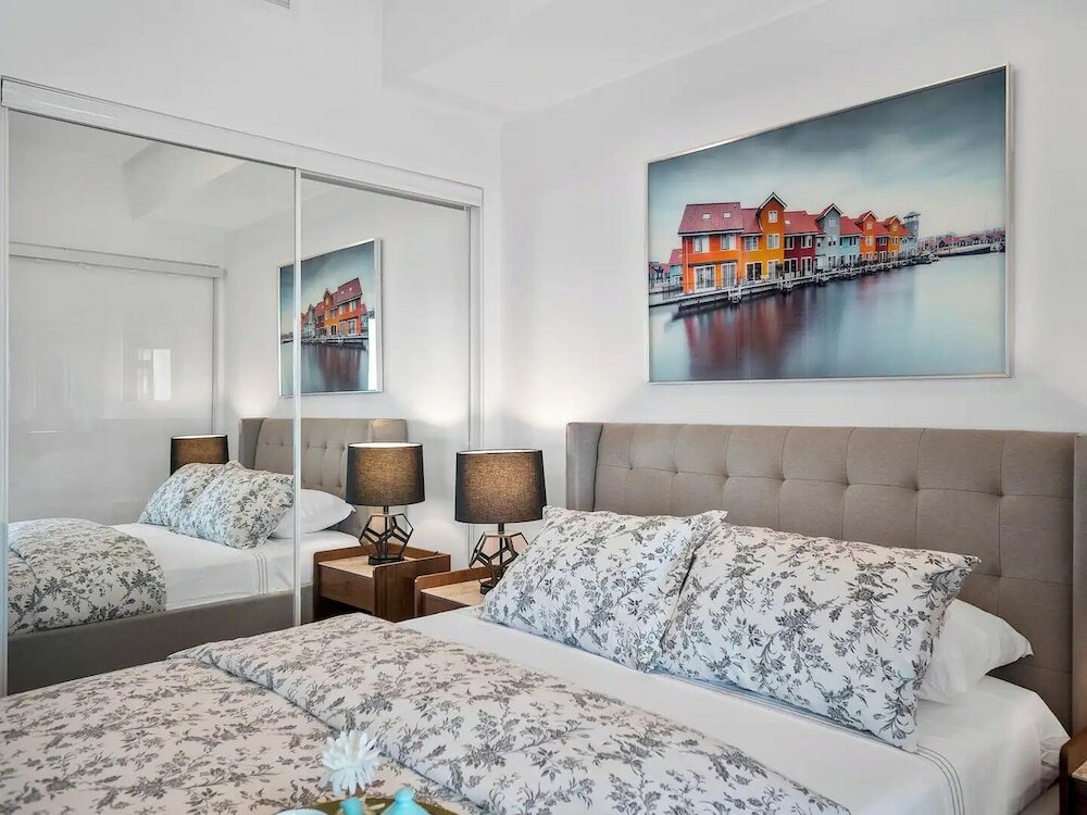 Фото The Harbour Toronto