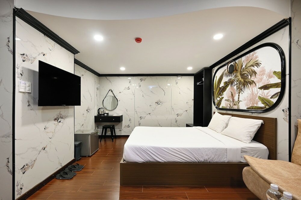 Фото Red Sun Airport Saigon Hotel