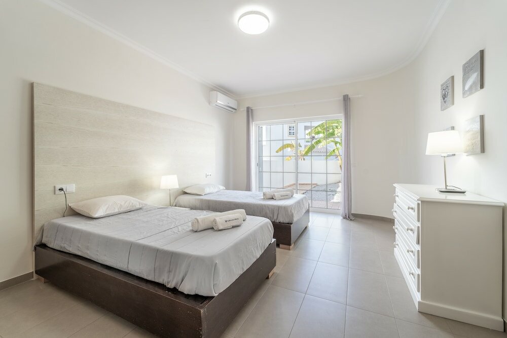 Фото Villa Lemos by HelloVacations