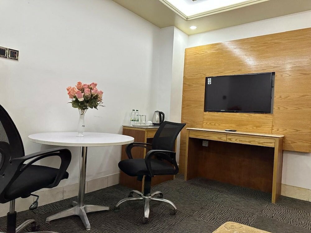 Фото Ambassador Hotel