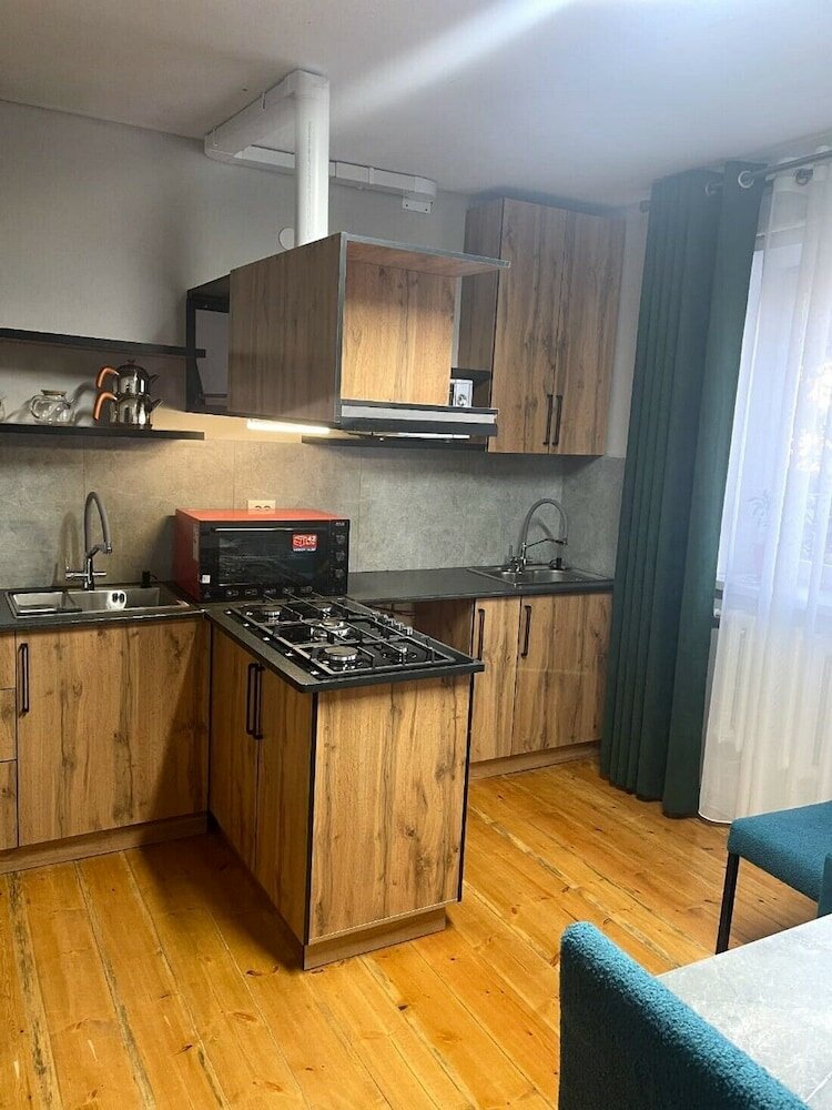 Фото Family Guest House & Hostel