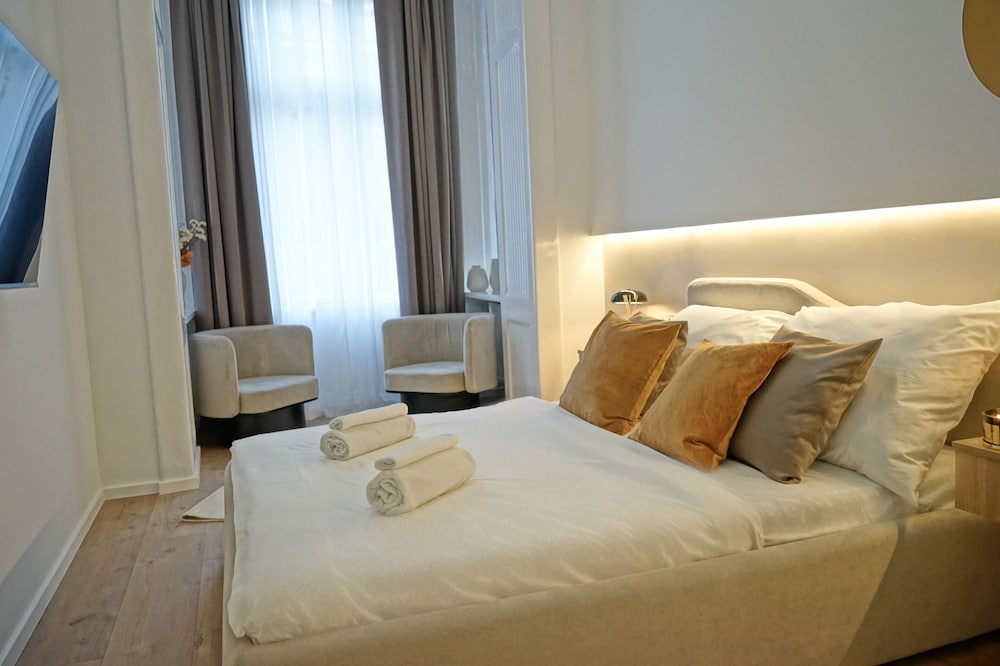 Фото You Boutique Suites by Bqa