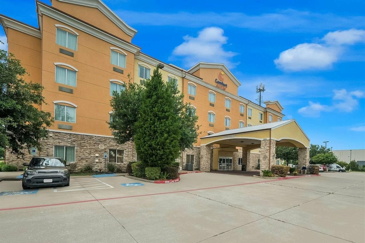 Фото Comfort Suites Plano - Dallas North