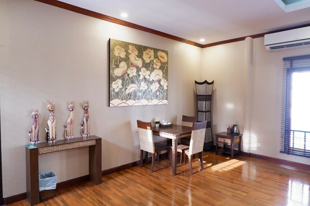 Фото Yotaka Boutique Hotel Bangkok