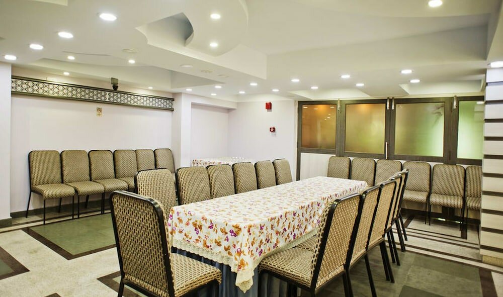 Фото Hotel Sudesh Tower