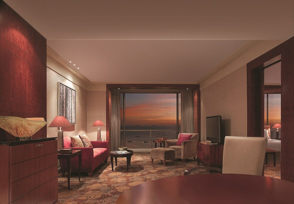 Фото New Coast Hotel Manila