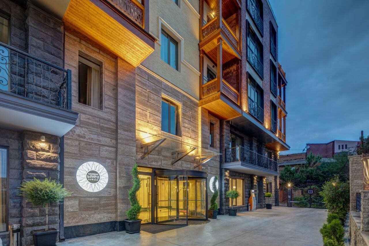 Фото отеля 1