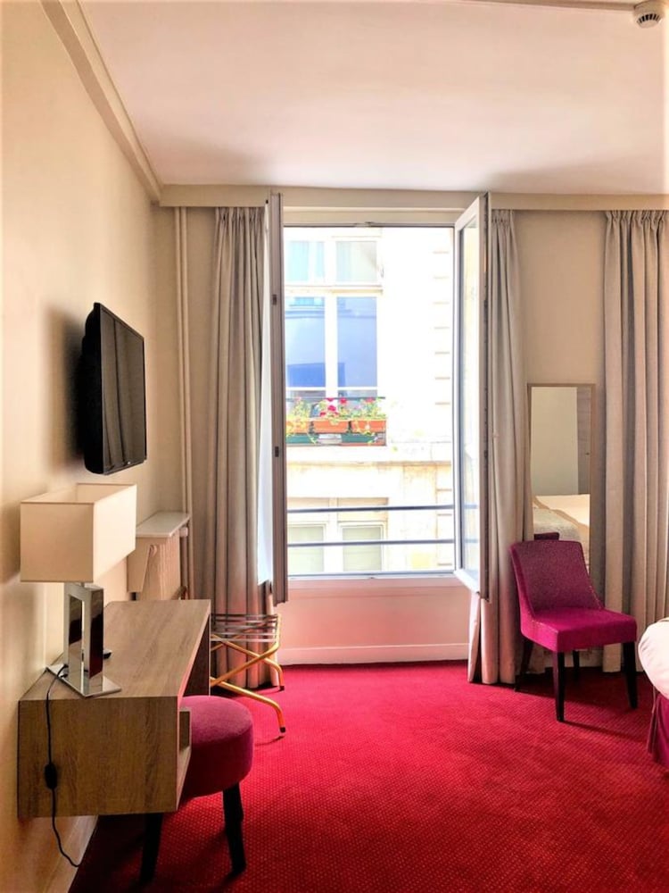 Фото Hotel De Suez