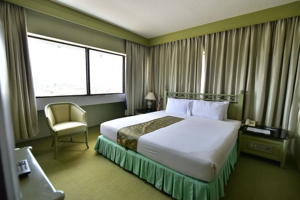 Фото Thumrin Hotel